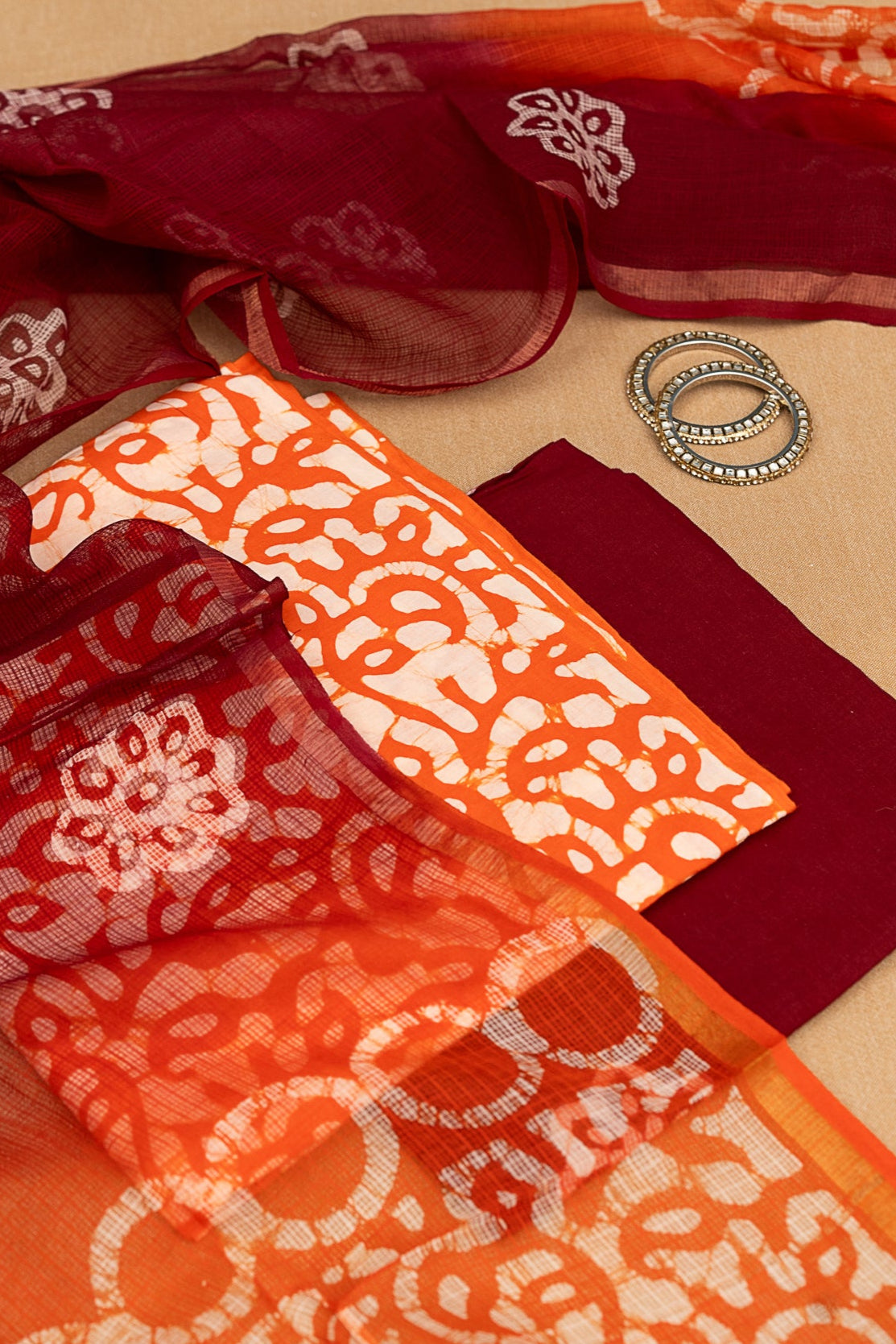 𝗣𝗔𝗧𝗢𝗟𝗔 𝗣𝗢𝗘𝗧𝗥𝗬 - Unstitched Cotton 60×60 Suit Set with Kota Doria Dupatta (3 Piece Fabric)